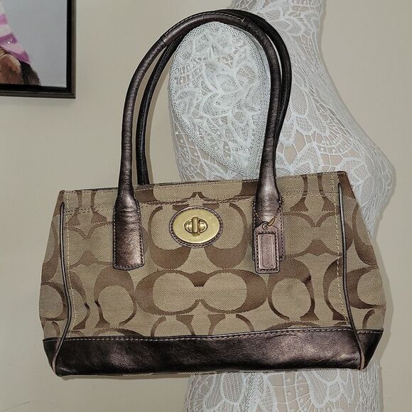 Vtg Coach Signature Shoulder Tote Purse Pockets Pouches Twist Lock Blue Interior - Picture 1 of 16